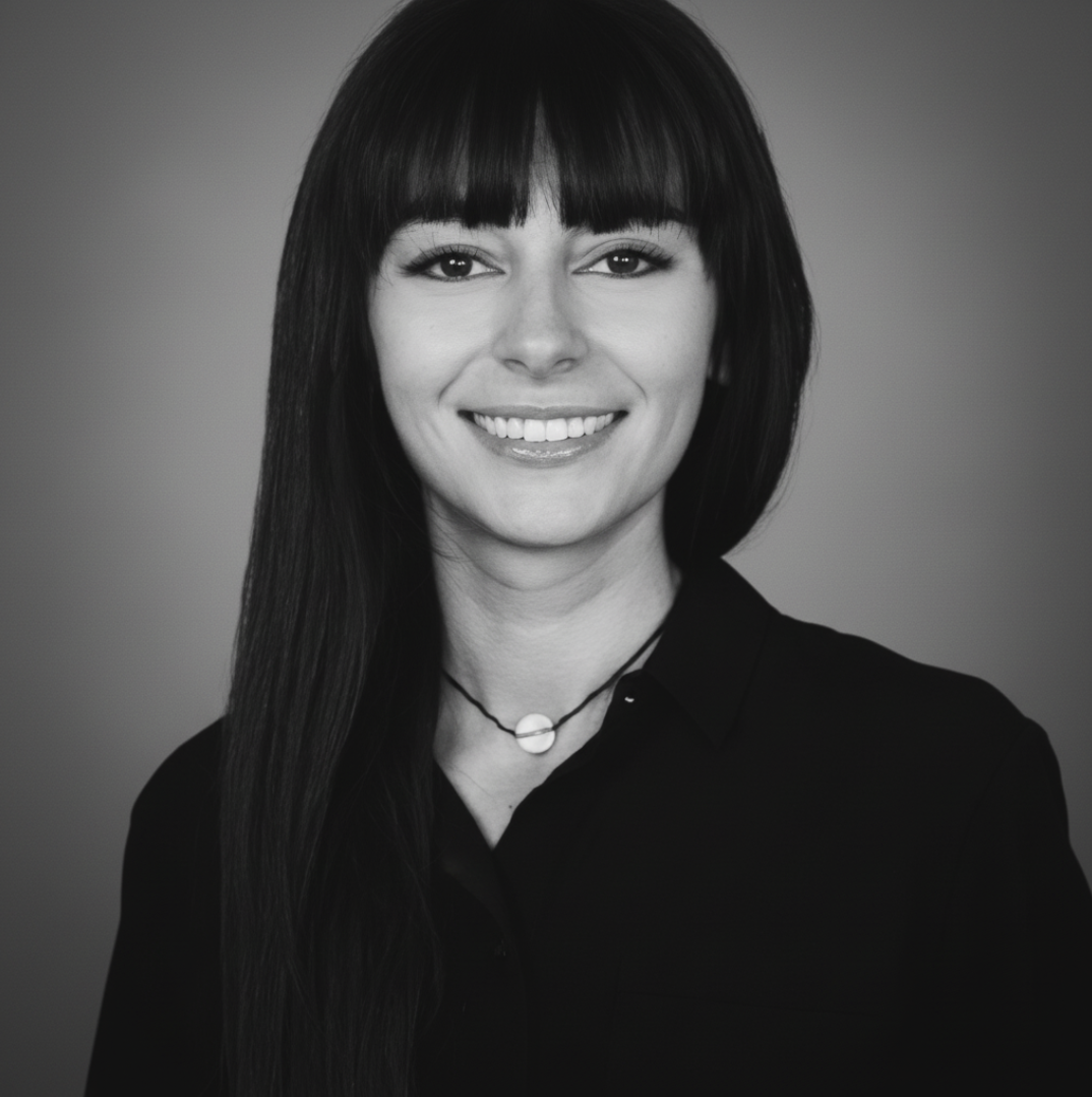 Alejandra Espinosa — instructora del curso